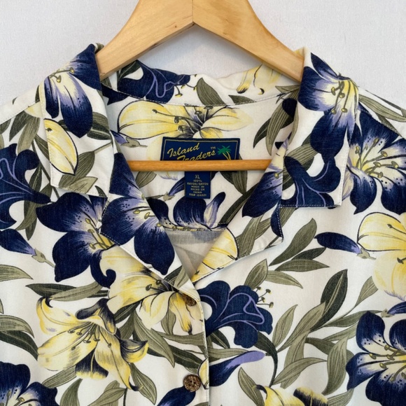 Island Traders Hawaiian Cropped Camp Shirt Yellow Purple Hibiscus Size XL - Picture 2 of 7